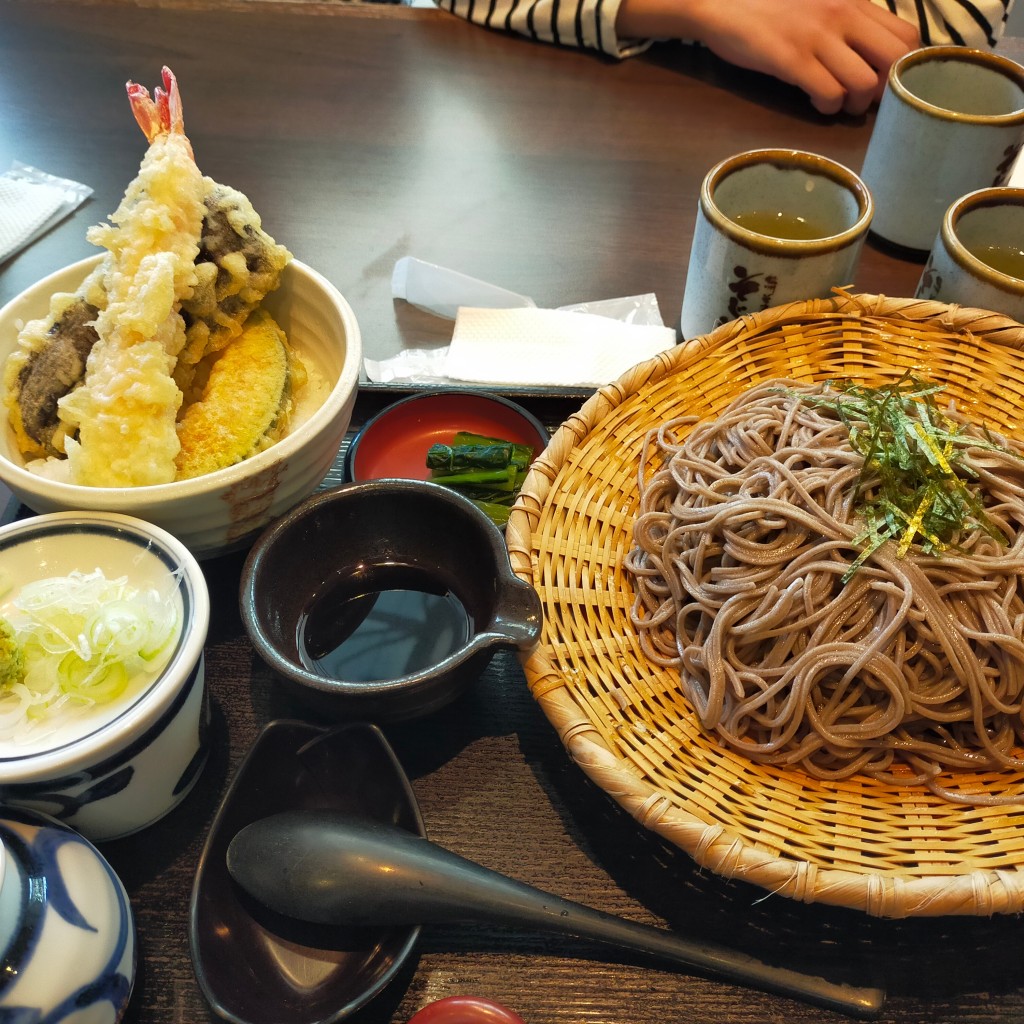 ユーザーが投稿した大海老天丼定食の写真 - 実際訪問したユーザーが直接撮影して投稿した基町そばそじ坊 広島NTTパセーラ8F店の写真