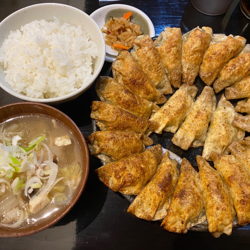 ユーザーが投稿した一皿+ご飯セットの写真 - 実際訪問したユーザーが直接撮影して投稿した栄町餃子餃子の照井 東口店の写真