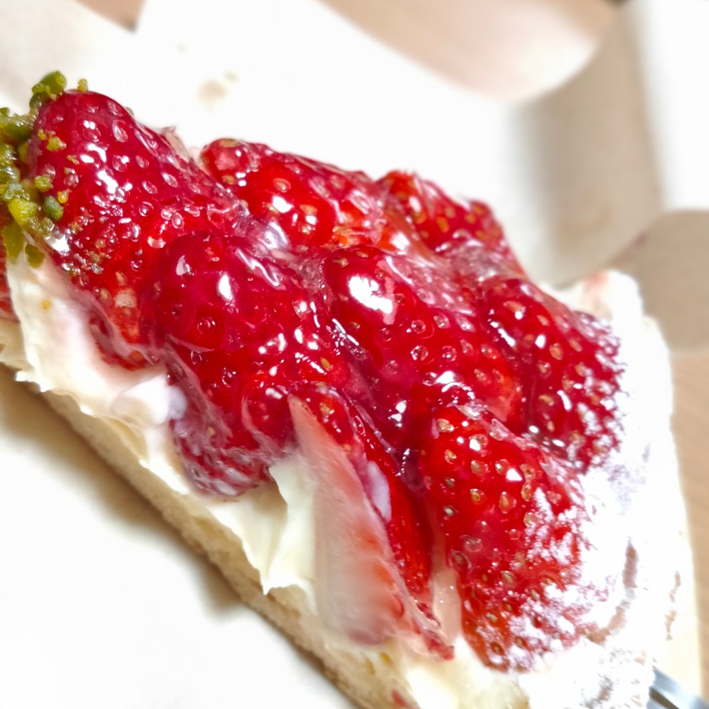 ユーザーが投稿した苺のタルトの写真 - 実際訪問したユーザーが直接撮影して投稿した瓜島町スイーツquatre epice 富士店の写真