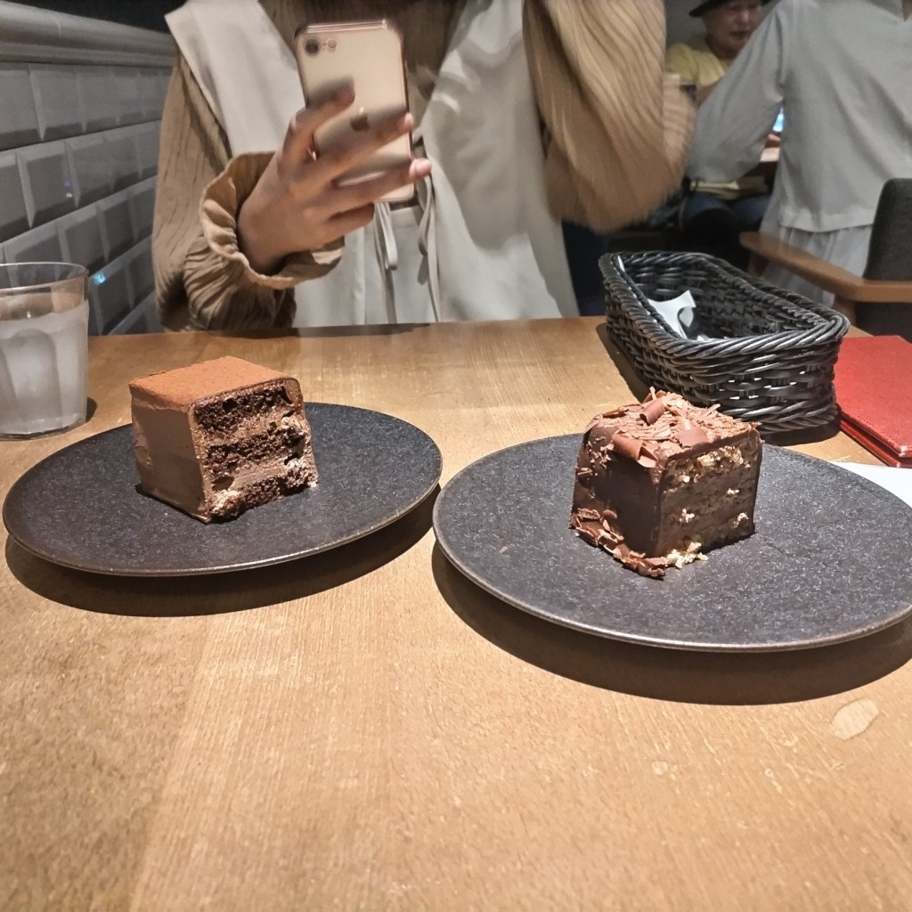 ユーザーが投稿したキングスチョコレートケーキの写真 - 実際訪問したユーザーが直接撮影して投稿した芝田ケーキTops トップスカフェ 阪急三番街店の写真