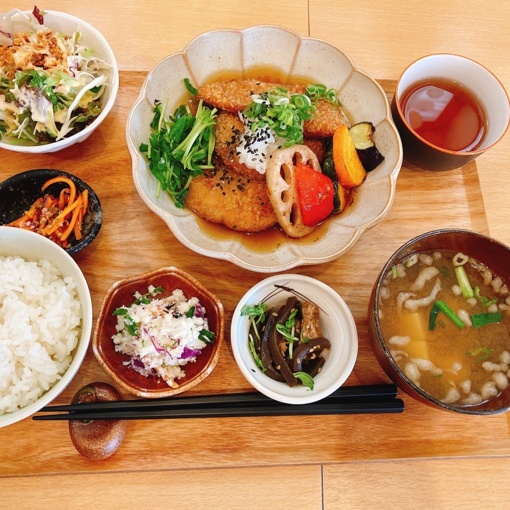 ユーザーが投稿した彩り野菜とヒレカツのみぞれ煮ランチの写真 - 実際訪問したユーザーが直接撮影して投稿した竹鼻町飯柄カフェジーン カフェの写真