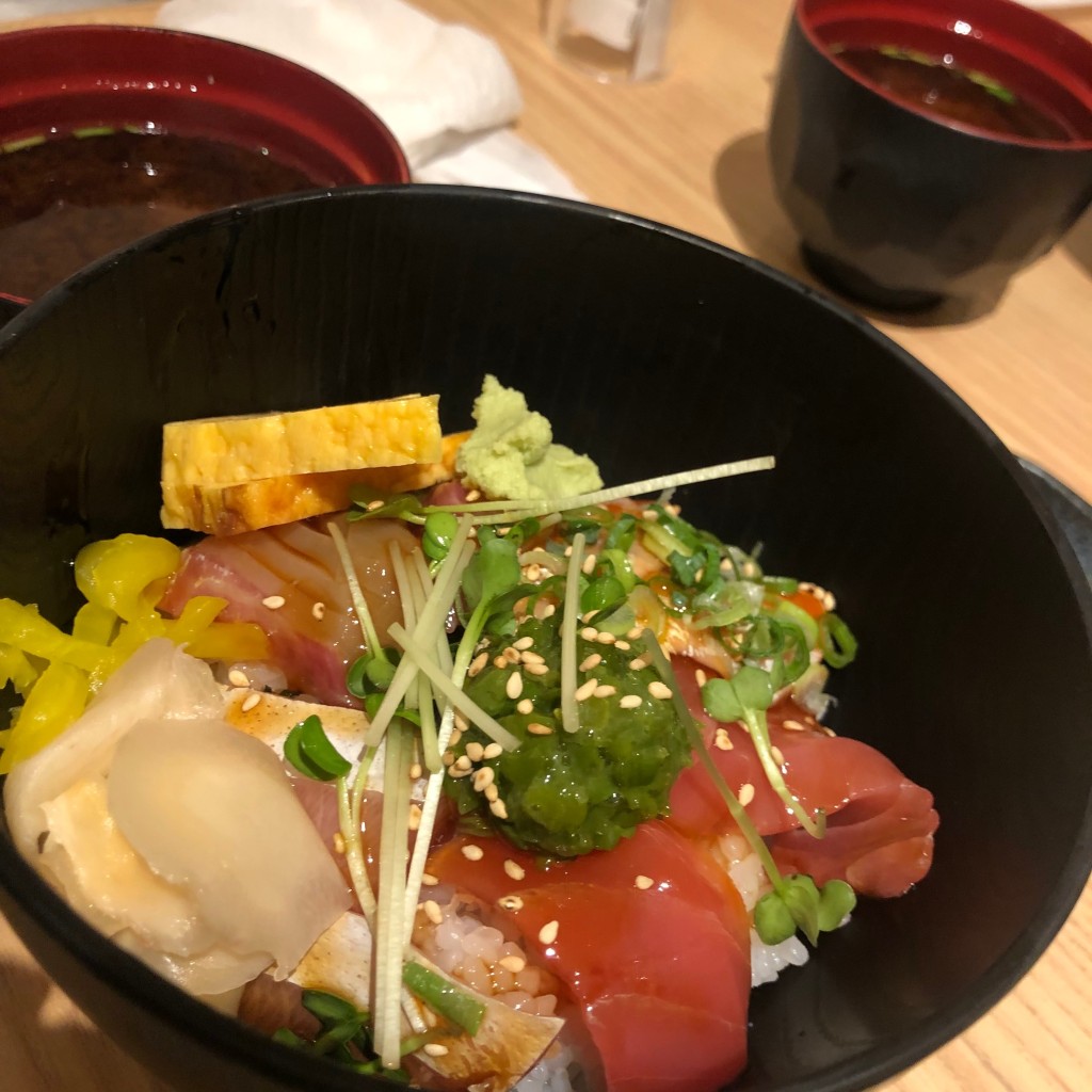 ユーザーが投稿した海鮮づけどんの写真 - 実際訪問したユーザーが直接撮影して投稿した梅田寿司髭寿司の写真