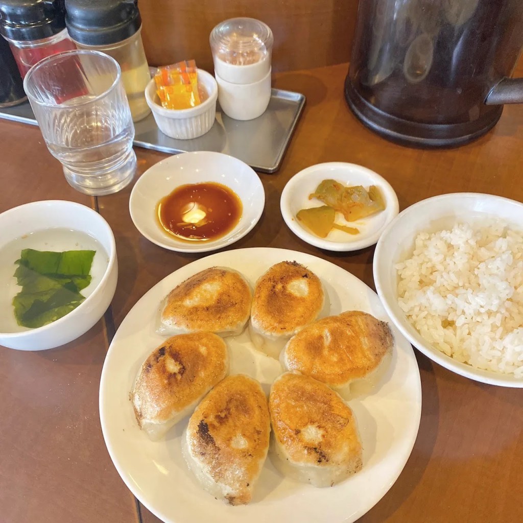 シロクロ0815さんが投稿した代々木餃子のお店でっかい餃子 曽さんの店 代々木店/デッカイギョウザ ソサンノミセ ヨヨギテンの写真