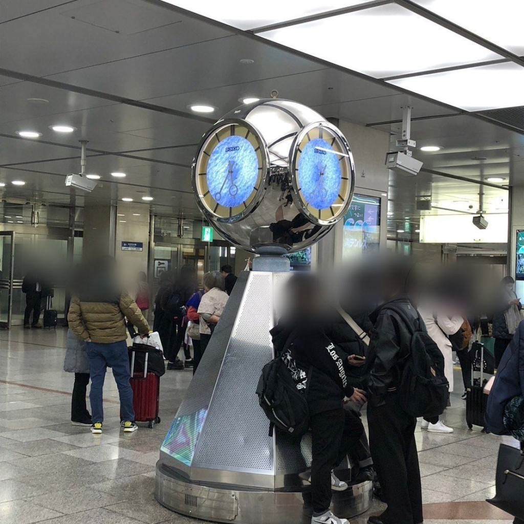 実際訪問したユーザーが直接撮影して投稿した名駅オブジェ銀の時計の写真