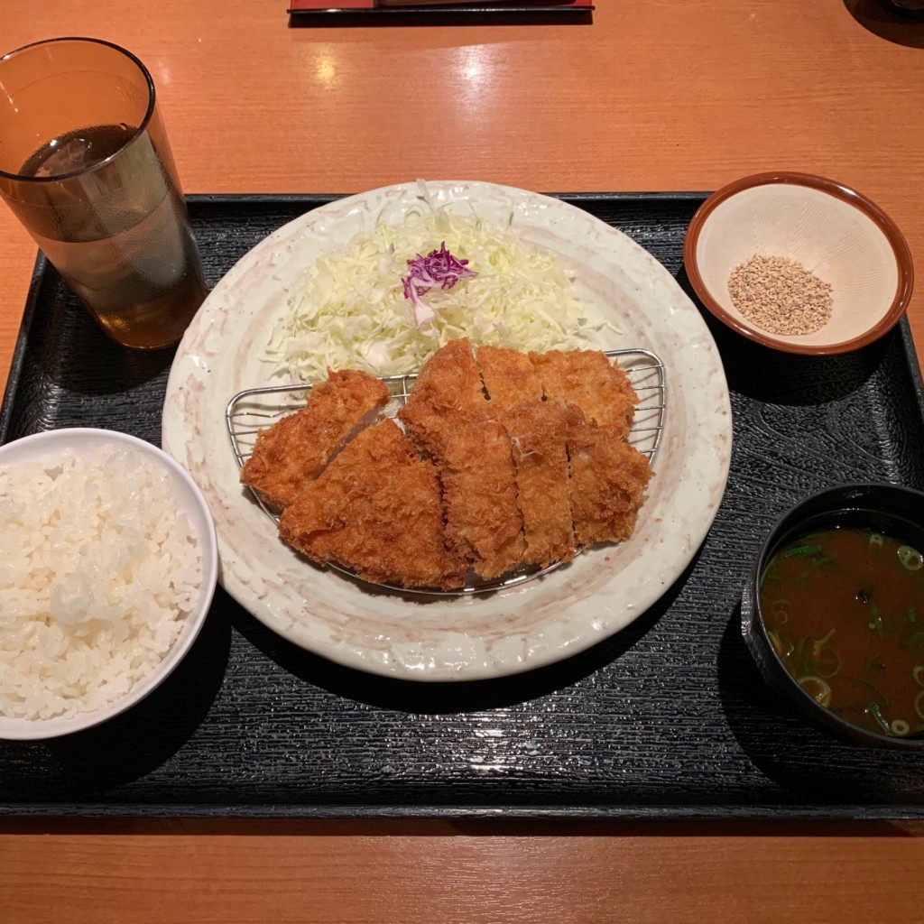 ユーザーが投稿したコンビカツ定食の写真 - 実際訪問したユーザーが直接撮影して投稿した東塩小路町とんかつとんかつ薩摩 京都ヨドバシ店の写真