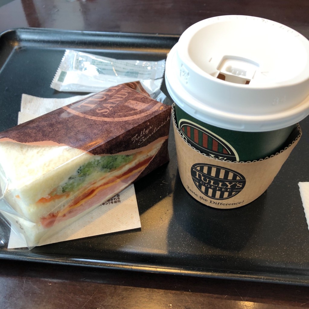 ユーザーが投稿したハムチーズサラダサンドの写真 - 実際訪問したユーザーが直接撮影して投稿した押上カフェタリーズコーヒー 東京スカイツリータウン・ソラマチ店の写真