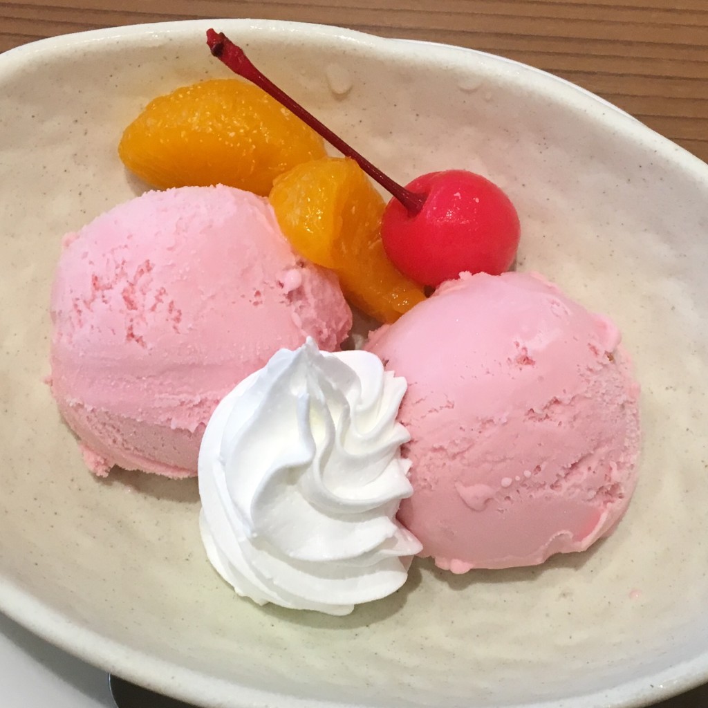ユーザーが投稿したイチゴアイスの写真 - 実際訪問したユーザーが直接撮影して投稿した芥川町和食 / 日本料理花満円 アルプラザ高槻店の写真