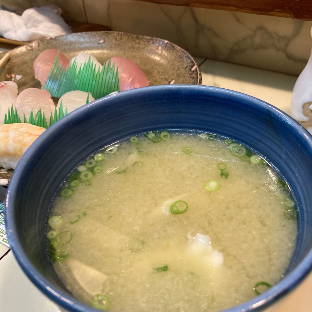 ユーザーが投稿したお味噌汁の写真 - 実際訪問したユーザーが直接撮影して投稿した中央町寿司寅寿司の写真