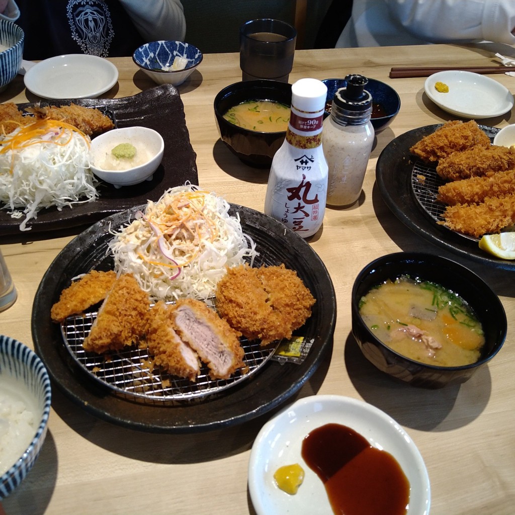 ユーザーが投稿した海老ミックスフライ定食の写真 - 実際訪問したユーザーが直接撮影して投稿した高柳東町とんかつさくら 岡山高柳店の写真