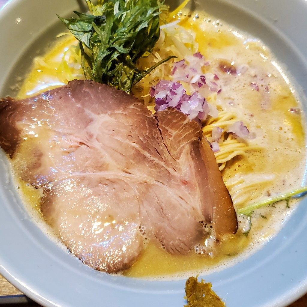 ユーザーが投稿した鶏白湯らーめんの写真 - 実際訪問したユーザーが直接撮影して投稿した新港町台湾料理HASUの写真