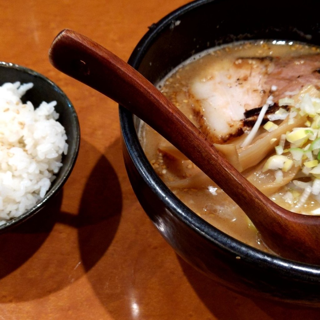 シマエナガの尻尾さんが投稿した南八幡ラーメン / つけ麺のお店八幡だんちょうてー/モトヤワタラーメンダンチョウテーの写真