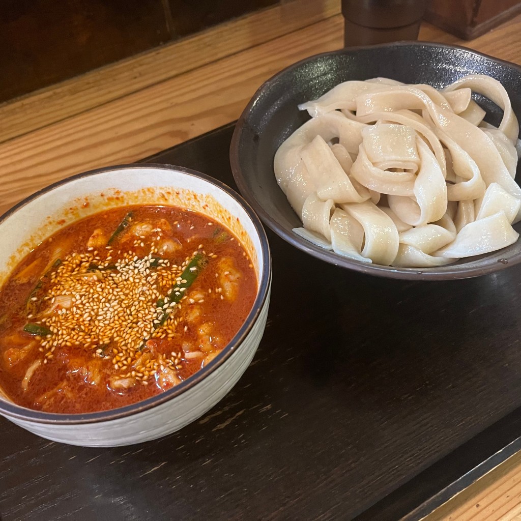 ユーザーが投稿した肉辛汁つけうどん(3辛)の写真 - 実際訪問したユーザーが直接撮影して投稿した高円寺南うどん肉汁饂飩屋 とこ井の写真