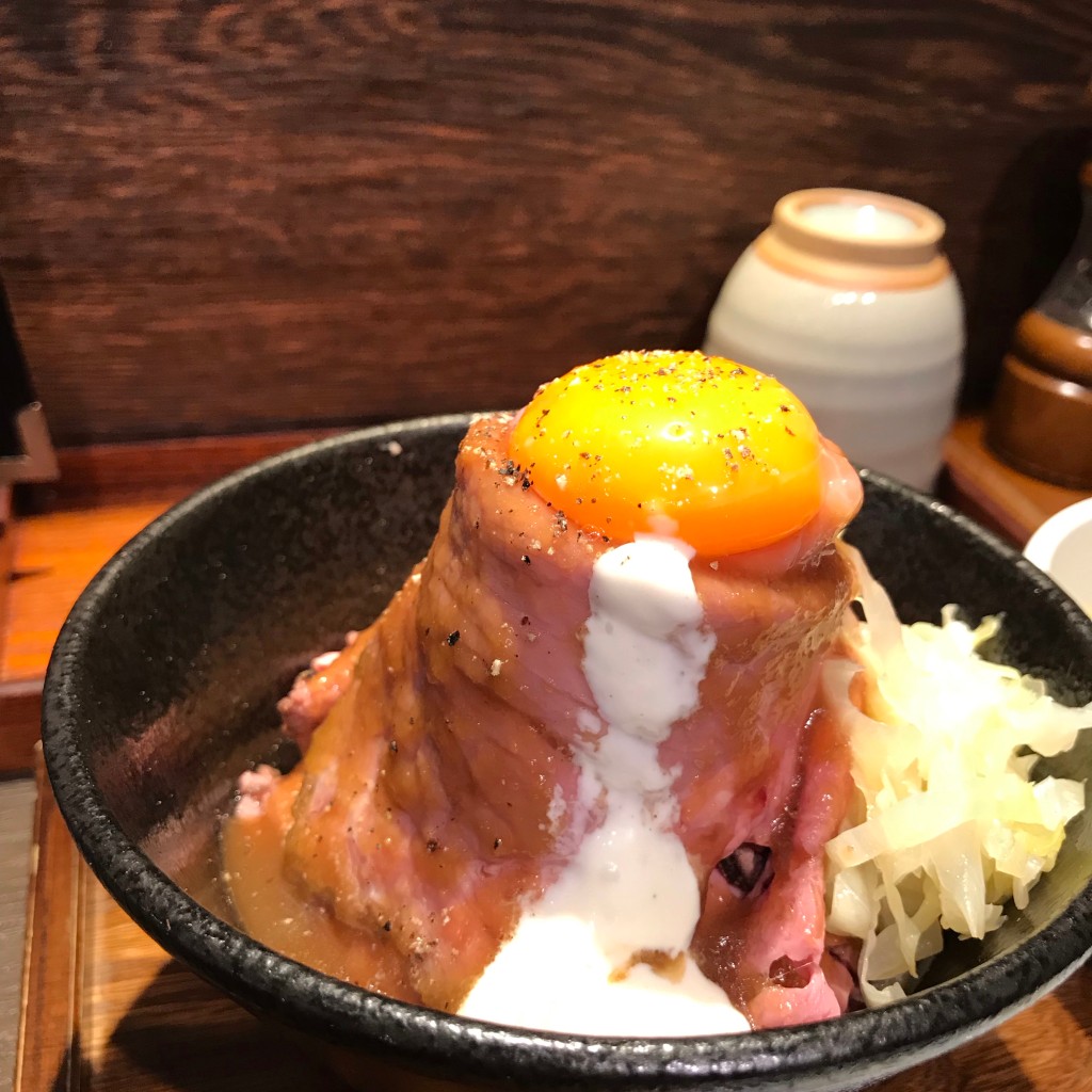 ユーザーが投稿したローストビーフ丼定食(オーストラリア)の写真 - 実際訪問したユーザーが直接撮影して投稿した南池袋丼ものローストビーフ大野 南池袋店の写真