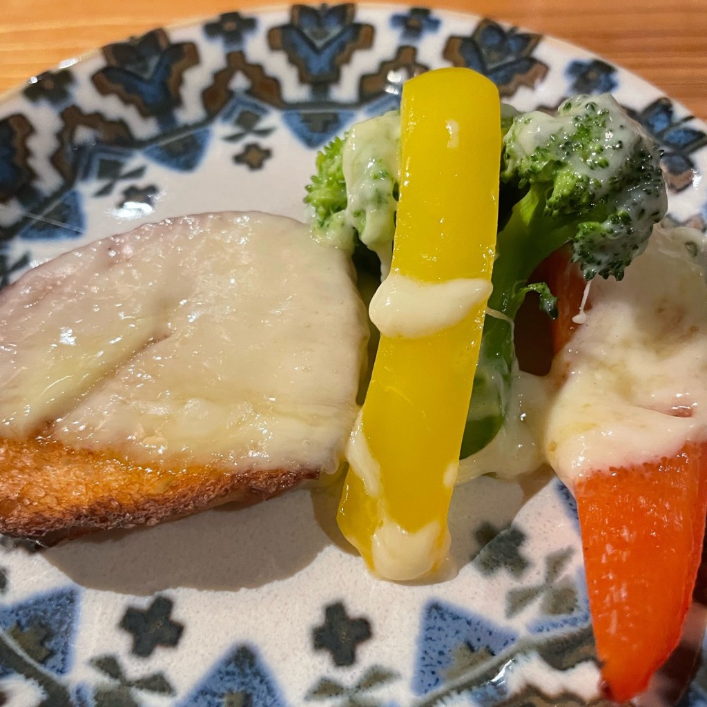 ユーザーが投稿したおまかせラクレット盛りの写真 - 実際訪問したユーザーが直接撮影して投稿した美浜スペイン料理オレンジブームの写真