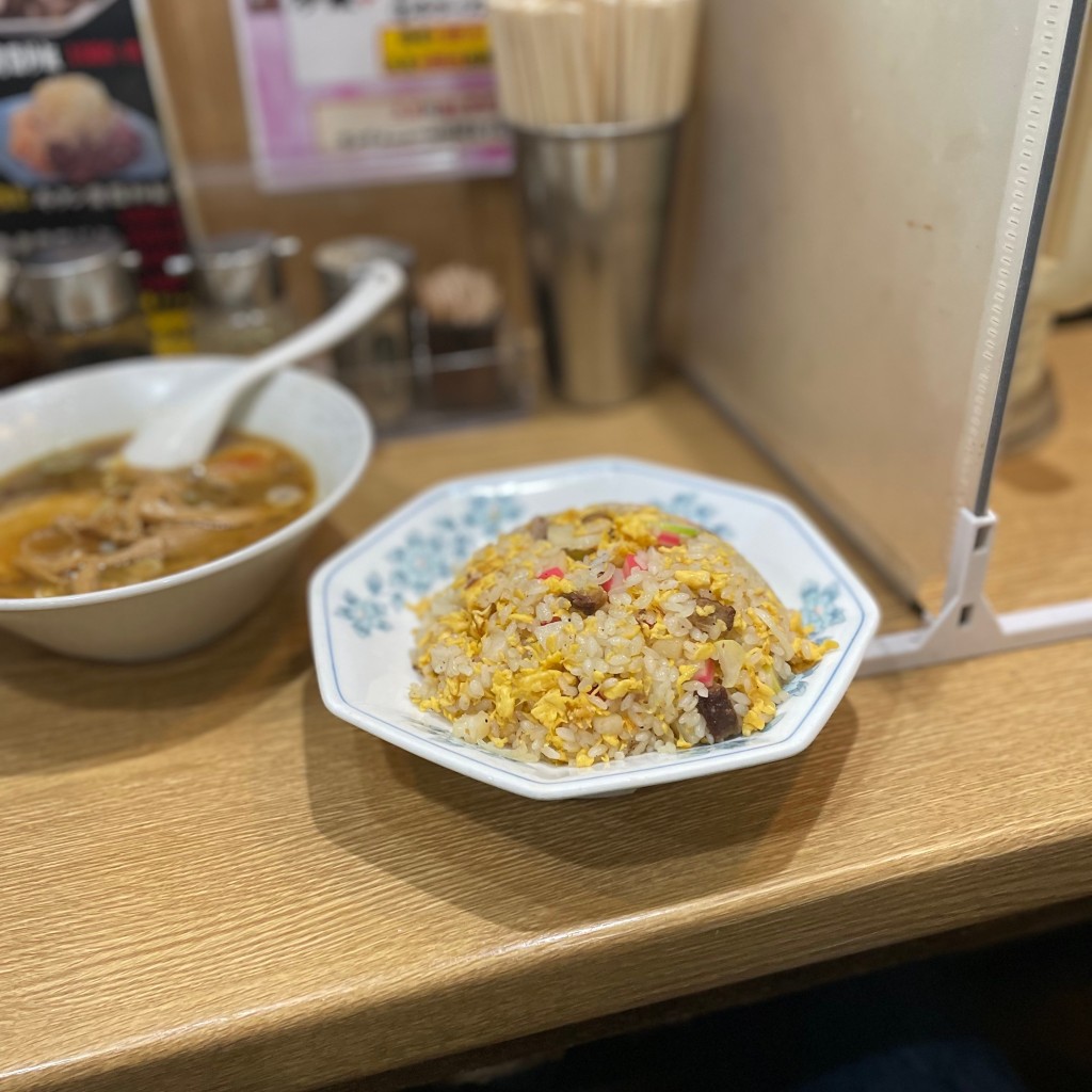 ユーザーが投稿した夜の炒飯セット ⑧半ラーメンの写真 - 実際訪問したユーザーが直接撮影して投稿した下目黒中華料理中華 味一の写真