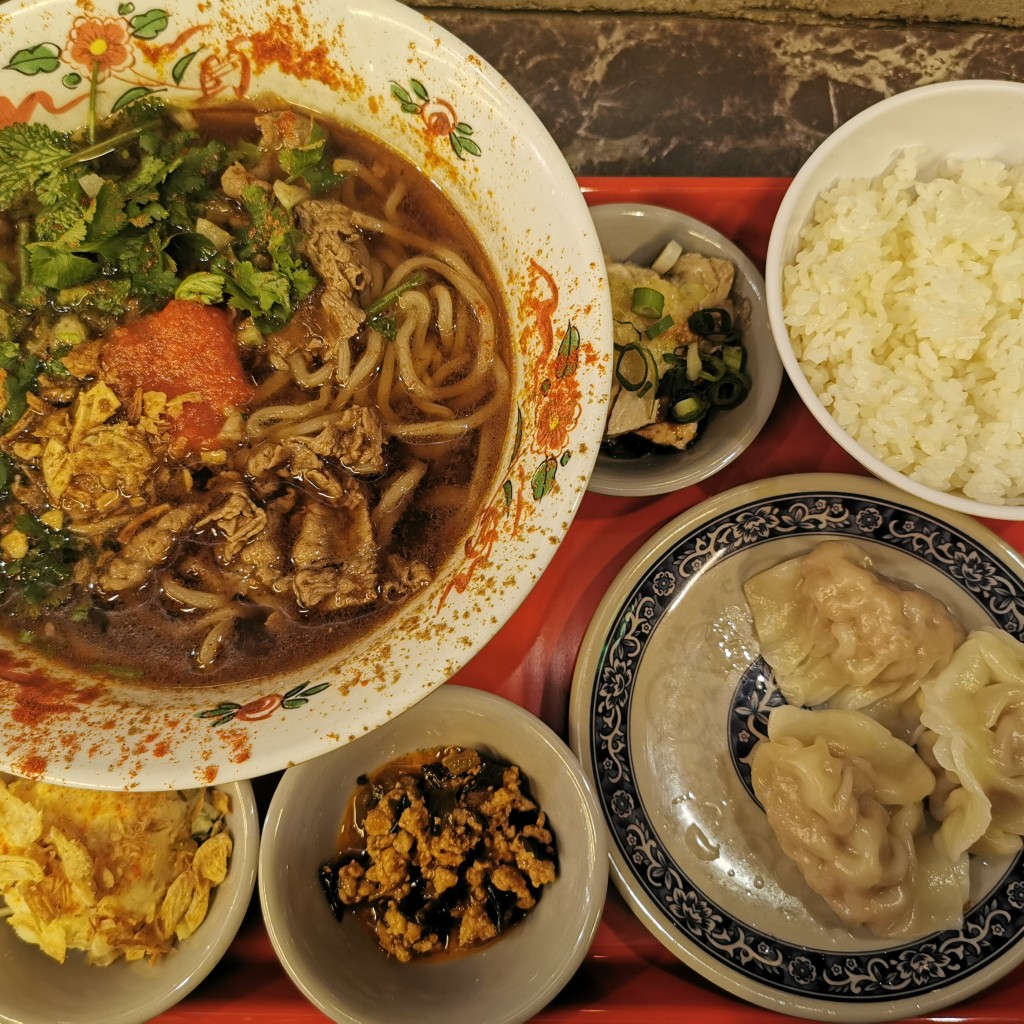 ユーザーが投稿した牛肉麺と水餃子ランチの写真 - 実際訪問したユーザーが直接撮影して投稿した茶屋町台湾料理梅田 茶屋町 台北餃子 張記の写真