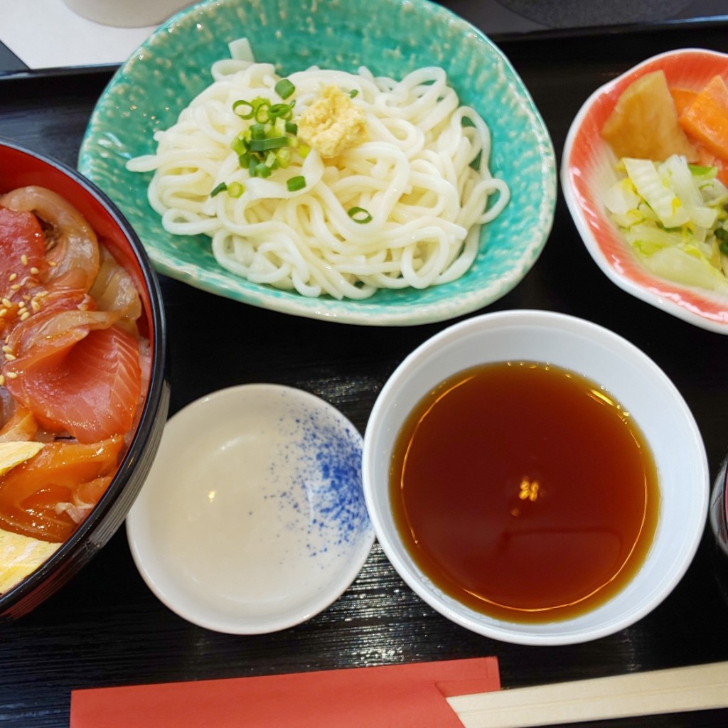 ユーザーが投稿したヅケ丼とうどん定食の写真 - 実際訪問したユーザーが直接撮影して投稿した日野本町居酒屋けいの家 日野駅前店の写真