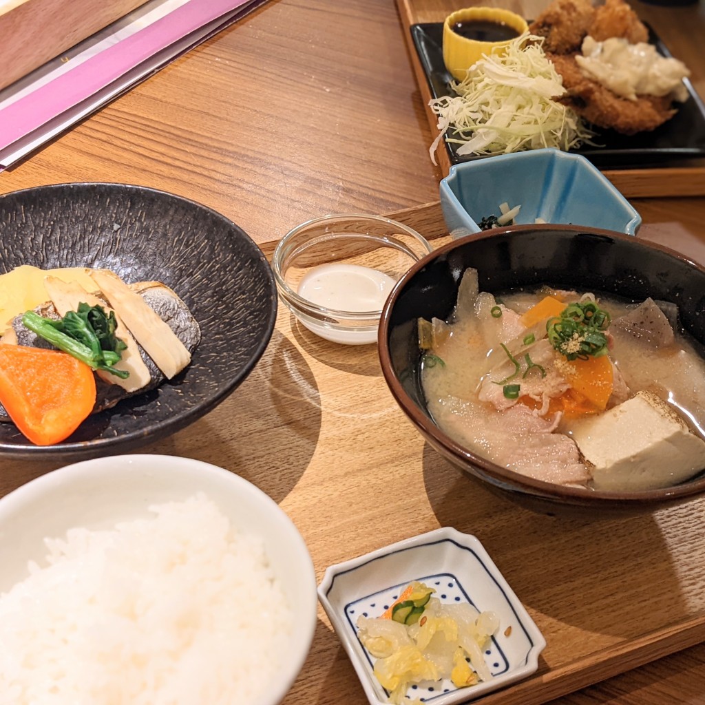 ユーザーが投稿した[plate] 鰆と春野菜のグリルソテー レモンクリームソースの写真 - 実際訪問したユーザーが直接撮影して投稿した宇田川町カフェ和カフェ yusoshi 渋谷の写真