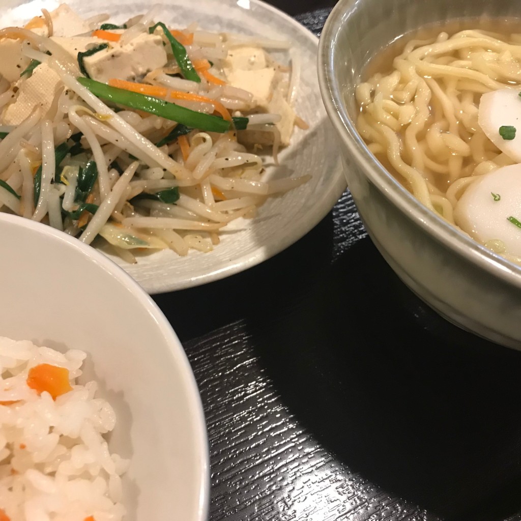 ユーザーが投稿した豆腐定食の写真 - 実際訪問したユーザーが直接撮影して投稿した新宿沖縄料理沖縄食堂やんばる 新宿2号店の写真