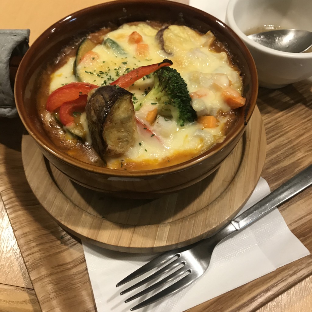 ユーザーが投稿した焼き野菜カレードリアの写真 - 実際訪問したユーザーが直接撮影して投稿した河原町カフェカフェ マルの写真