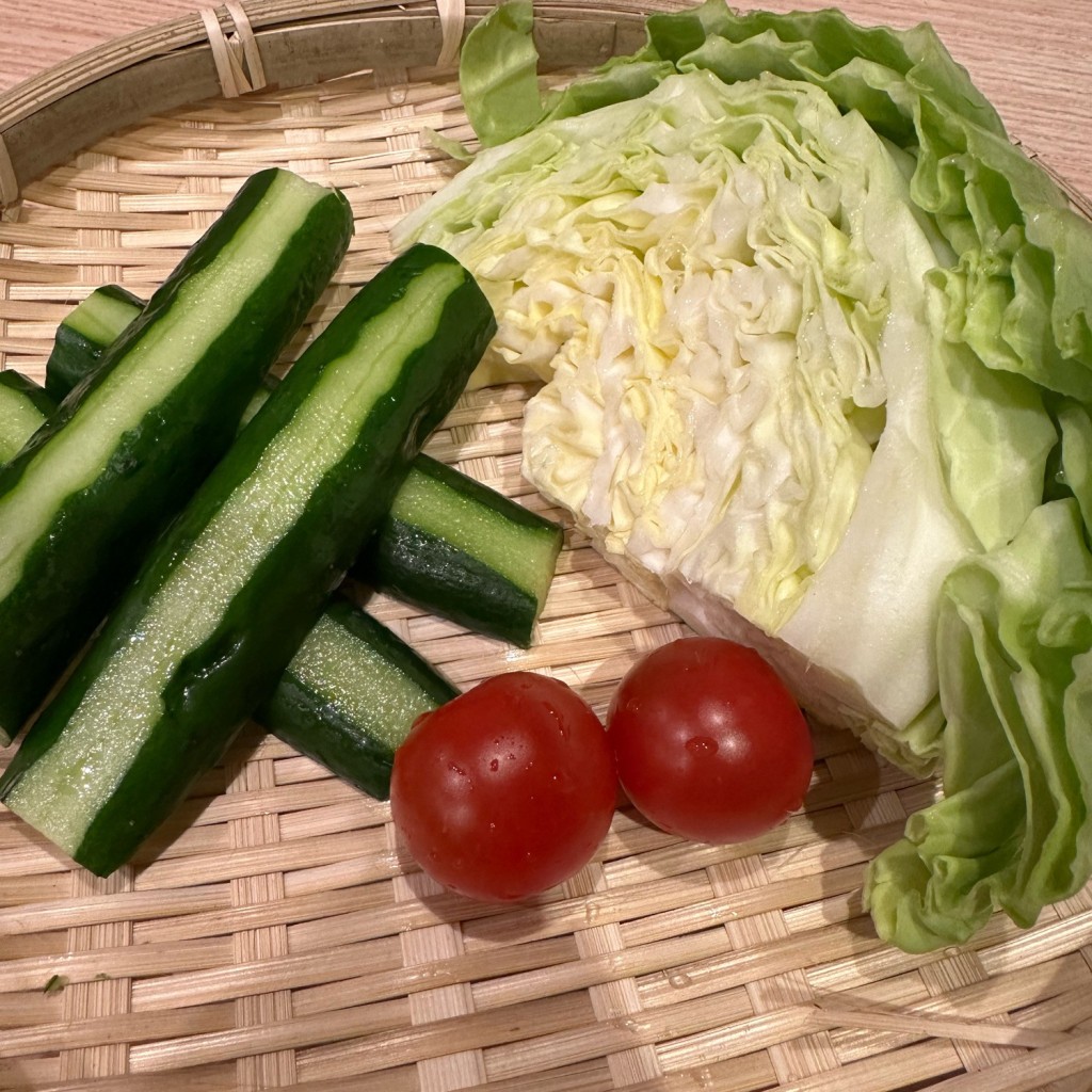 ユーザーが投稿したザル野菜の写真 - 実際訪問したユーザーが直接撮影して投稿した栄町からあげ鶏の三平の写真