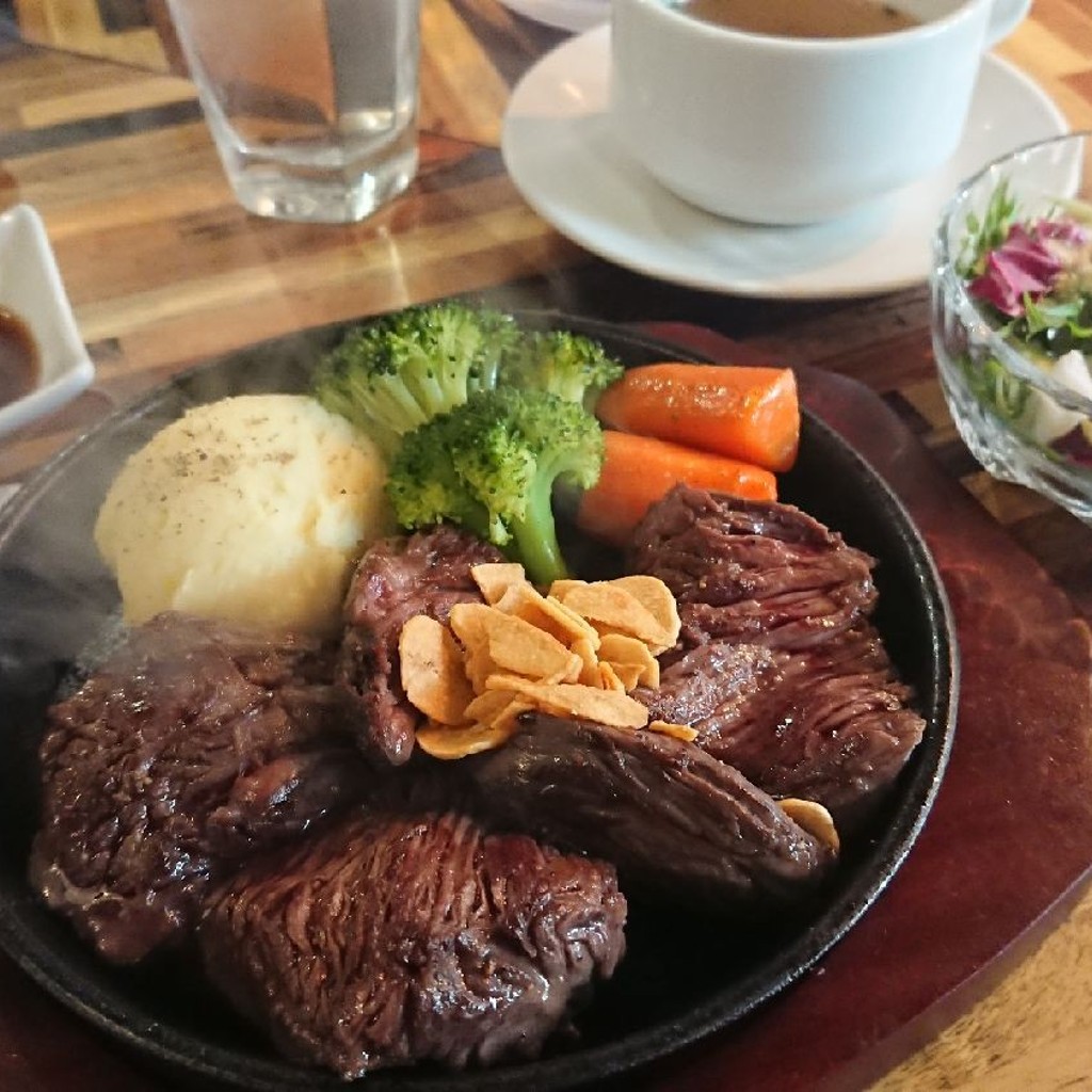 みつまめさんが投稿した荏原ステーキのお店ハラミステーキ まつもと 武蔵小山店/ハラミステーキ マツモト ムサシコヤマテンの写真