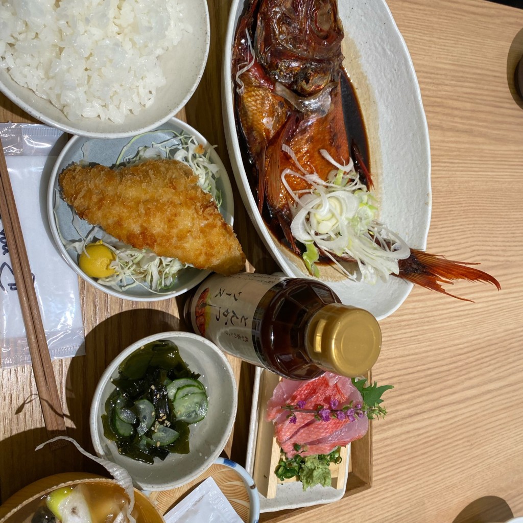 ユーザーが投稿した金目鯛定食 (刺身 煮魚 フライ)の写真 - 実際訪問したユーザーが直接撮影して投稿した深沢魚介 / 海鮮料理熱海おさかな食堂の写真