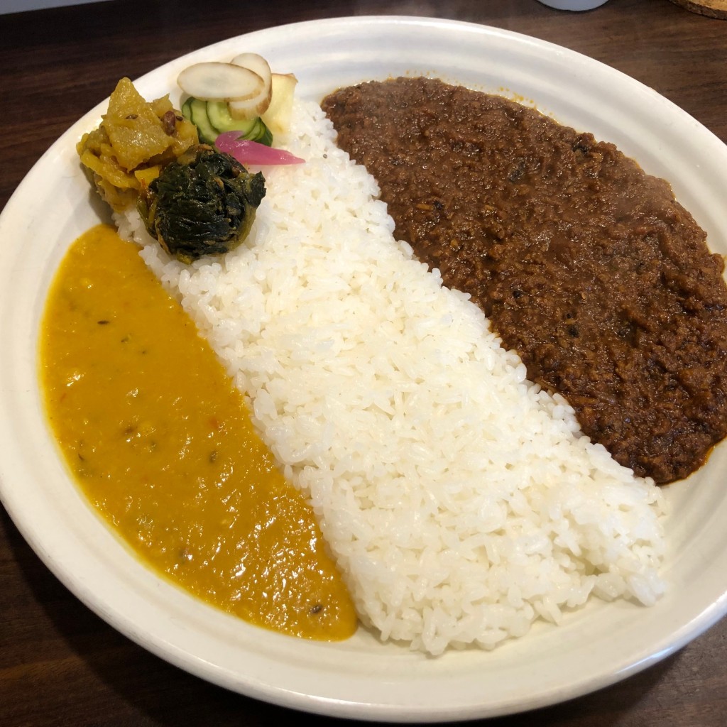 azu_logさんが投稿した神田小川町カレーのお店カレー&オリエンタルバル 桃の実/カレーアンドオリエンタルバル モモノミの写真