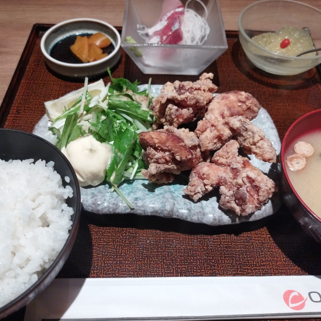 ユーザーが投稿した若鶏の唐揚定食の写真 - 実際訪問したユーザーが直接撮影して投稿した大崎居酒屋鮮魚・釜飯 ヒカリ屋の写真