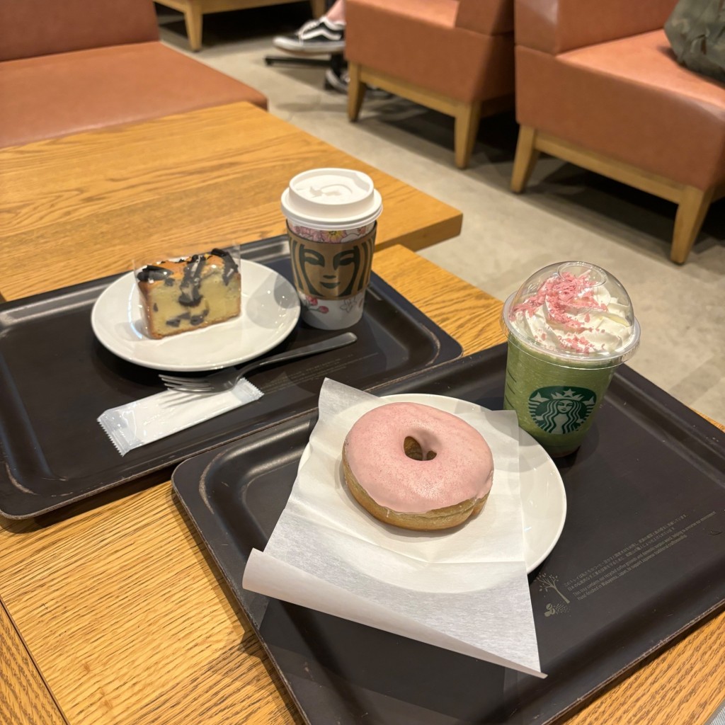 ユーザーが投稿したクッキーとチョコレートのパウンドケーキの写真 - 実際訪問したユーザーが直接撮影して投稿した東野町カフェスターバックスコーヒー 春日井東野店の写真
