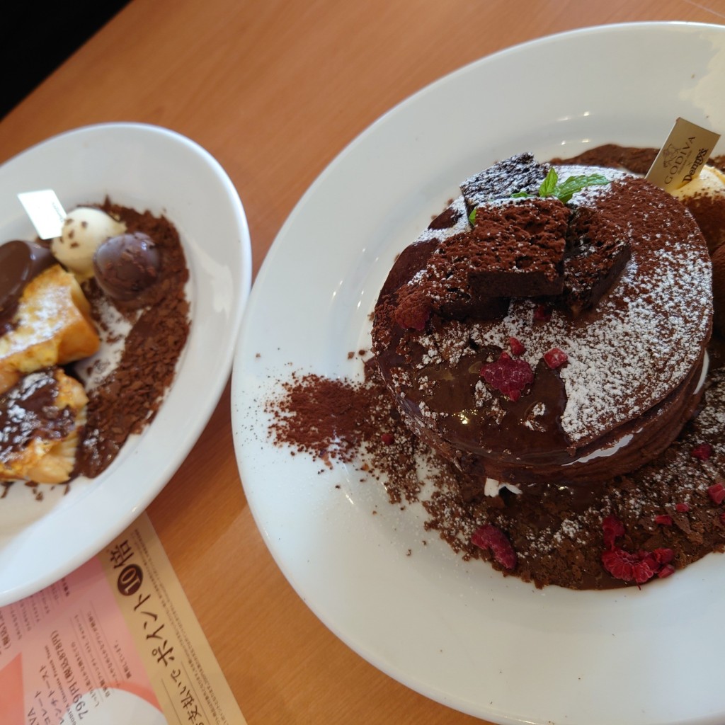 ユーザーが投稿したGODIVAのパンケーキとフレンチトーストの写真 - 実際訪問したユーザーが直接撮影して投稿した藤沢ファミリーレストランデニーズ 藤沢北口店の写真
