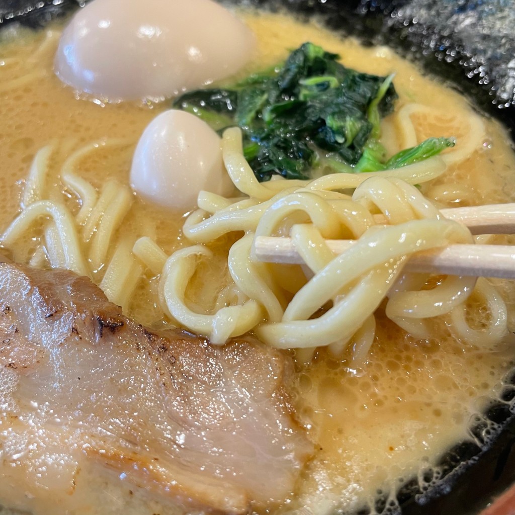 ユーザーが投稿した味玉ラーメンの写真 - 実際訪問したユーザーが直接撮影して投稿した春岡ラーメン / つけ麺横浜家系ラーメン 金山家 池下店の写真