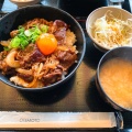 やみつきカルビ丼 - 実際訪問したユーザーが直接撮影して投稿した西中島丼ものタクミ ミートガーデンの写真のメニュー情報