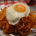 ナポリタン目玉焼き - 実際訪問したユーザーが直接撮影して投稿した新橋パスタスパゲッティーのパンチョ 新橋店の写真のメニュー情報