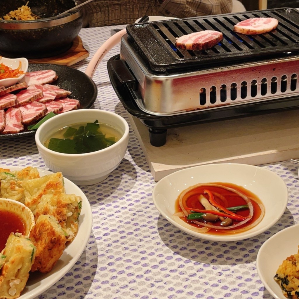 ユーザーが投稿した燻製サムギョプサルセットの写真 - 実際訪問したユーザーが直接撮影して投稿した新宿韓国料理焼肉・韓国料理 KollaBo Lite ルミネエスト新宿店の写真