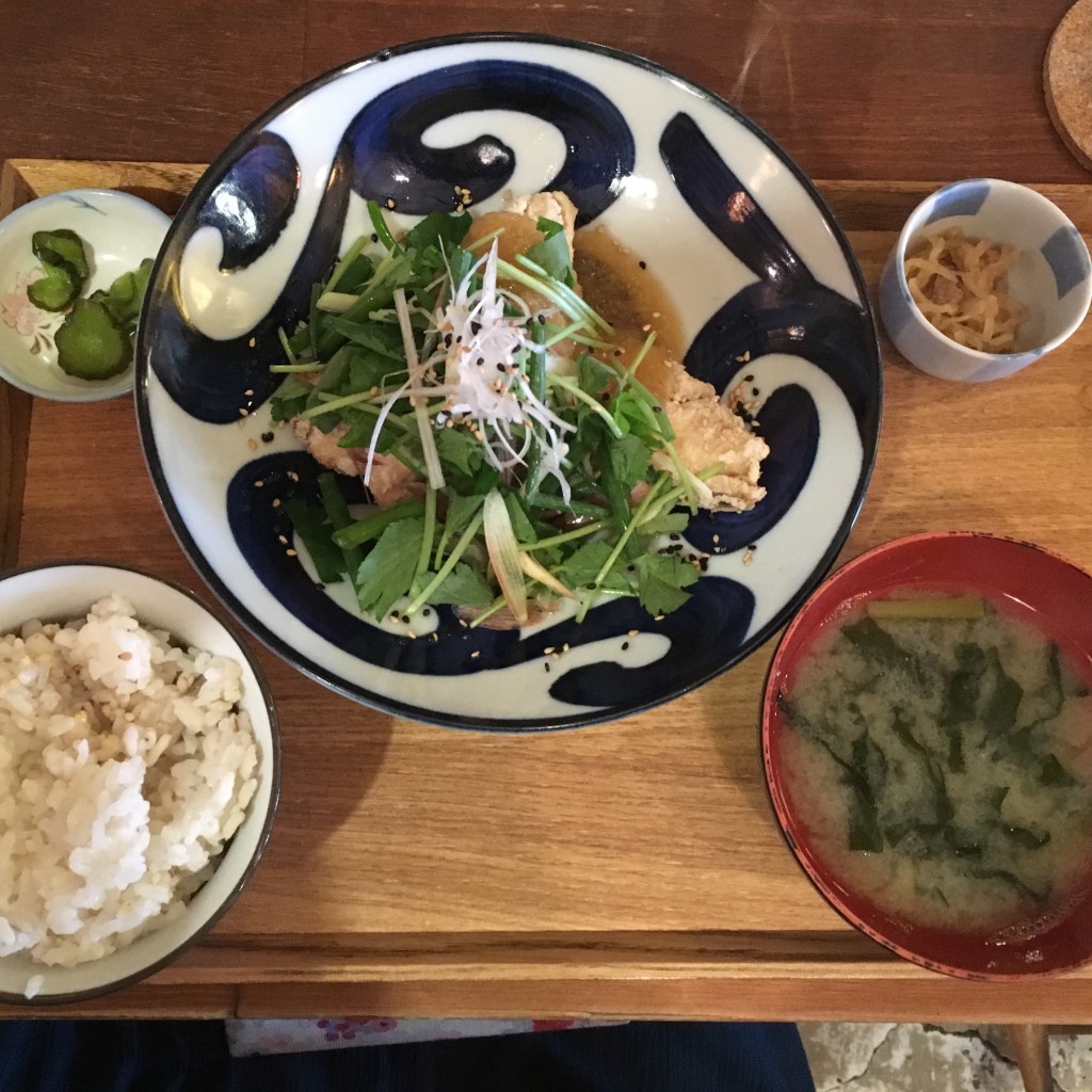 ユーザーが投稿したサバ竜田揚げのミゾレあんかけ 香味野菜添え定食の写真 - 実際訪問したユーザーが直接撮影して投稿した神宮前カフェビオ オジヤンカフェの写真