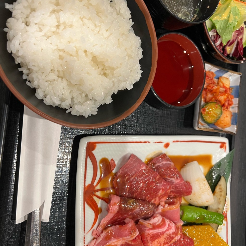 ユーザーが投稿した炭火焼肉定食の写真 - 実際訪問したユーザーが直接撮影して投稿した西中島焼肉焼肉 食べ放題 黒べこ屋 西中島店の写真