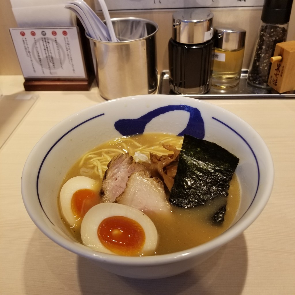 ユーザーが投稿した味玉ラーメンの写真 - 実際訪問したユーザーが直接撮影して投稿した道玄坂ラーメン専門店つじ田 渋谷フクラス店の写真