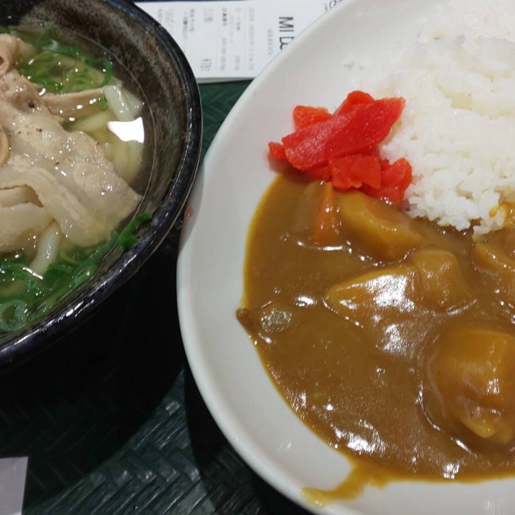 ユーザーが投稿した塩豚ねぎうどん(小)とミニカレーの写真 - 実際訪問したユーザーが直接撮影して投稿した南千歳うどんはなまるうどん MIDORI長野店の写真