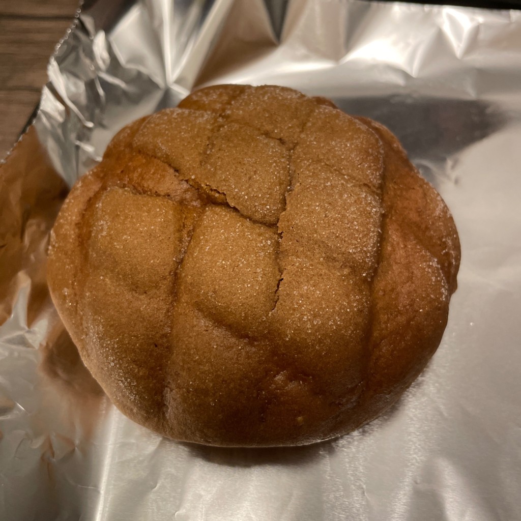 ユーザーが投稿した沖縄黒糖メロンパンの写真 - 実際訪問したユーザーが直接撮影して投稿した名駅ベーカリーカスカード ゲートウォーク店の写真