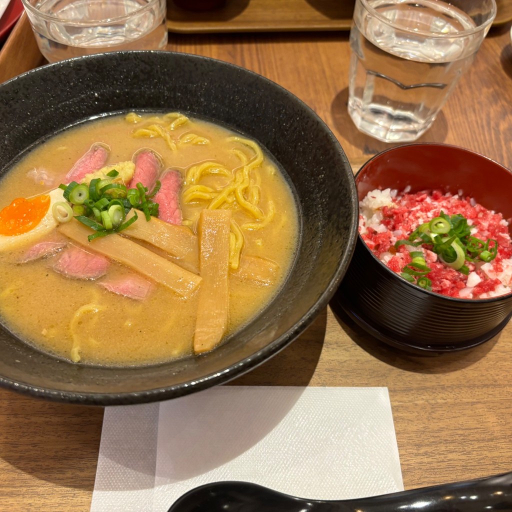 ユーザーが投稿した味噌ラーメンセットの写真 - 実際訪問したユーザーが直接撮影して投稿した豊砂和食 / 日本料理北海道キッチン YOSHIMI 幕張新都心店の写真