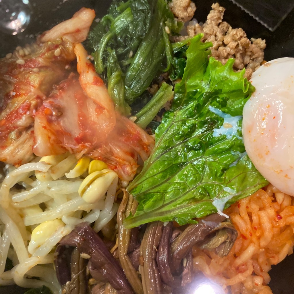 ユーザーが投稿した野菜たっぷり温玉ビビンバの写真 - 実際訪問したユーザーが直接撮影して投稿した下連雀韓国料理カンナムキンパ アトレ三鷹店の写真