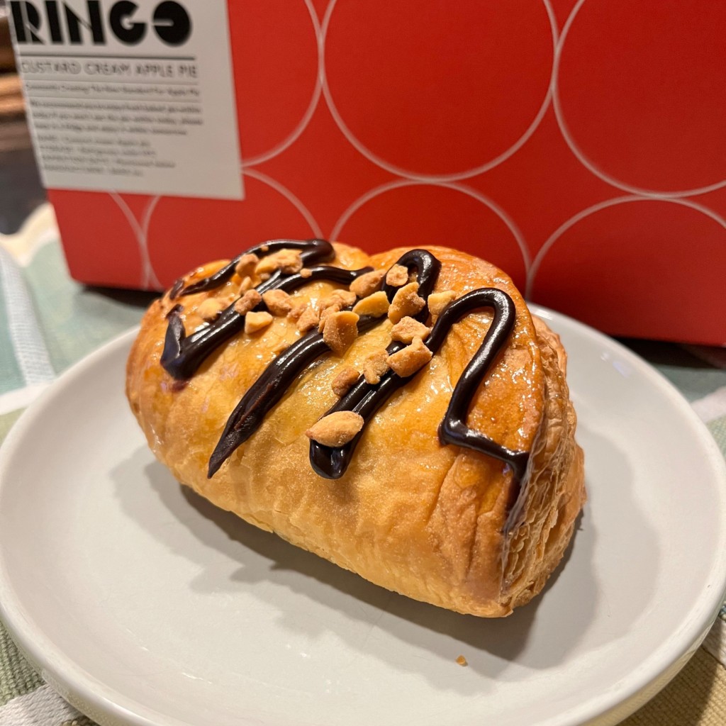 ユーザーが投稿した焼きたてカスタードアップルパイ チョコの写真 - 実際訪問したユーザーが直接撮影して投稿した梅田スイーツRINGO ルクア大阪店の写真
