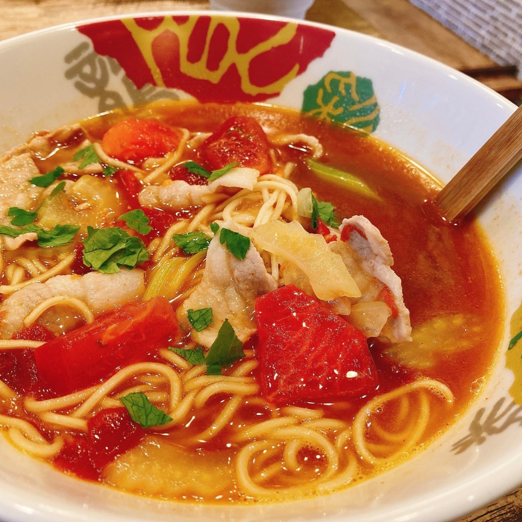 ユーザーが投稿したラーメン(赤)の写真 - 実際訪問したユーザーが直接撮影して投稿した紙屋川町ラーメン / つけ麺まあごの写真