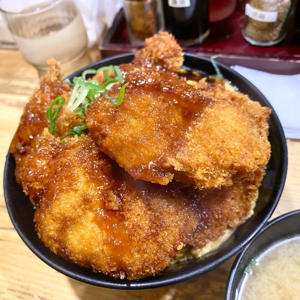 ユーザーが投稿したすたみなチキンカツめしの写真 - 実際訪問したユーザーが直接撮影して投稿した西新宿丼もの情熱のすためしどんどん 西新宿本店の写真