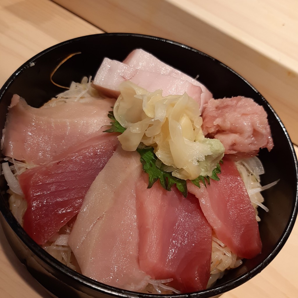 ユーザーが投稿した生めじまぐろ丼の写真 - 実際訪問したユーザーが直接撮影して投稿した栄寿司鮨屋 とんぼ 住吉店の写真