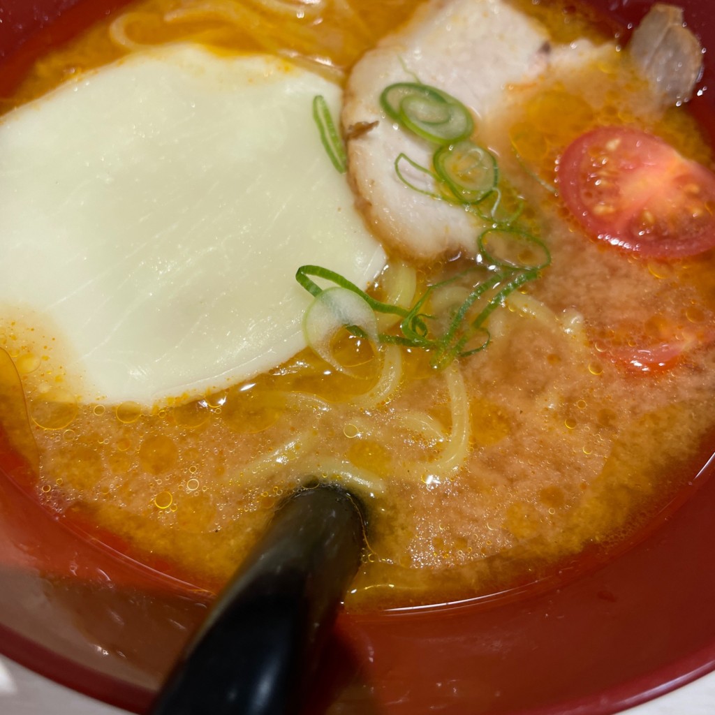 ユーザーが投稿したトマトチーズ味噌ラーメンの写真 - 実際訪問したユーザーが直接撮影して投稿した国済寺町寿司魚べい 深谷店の写真