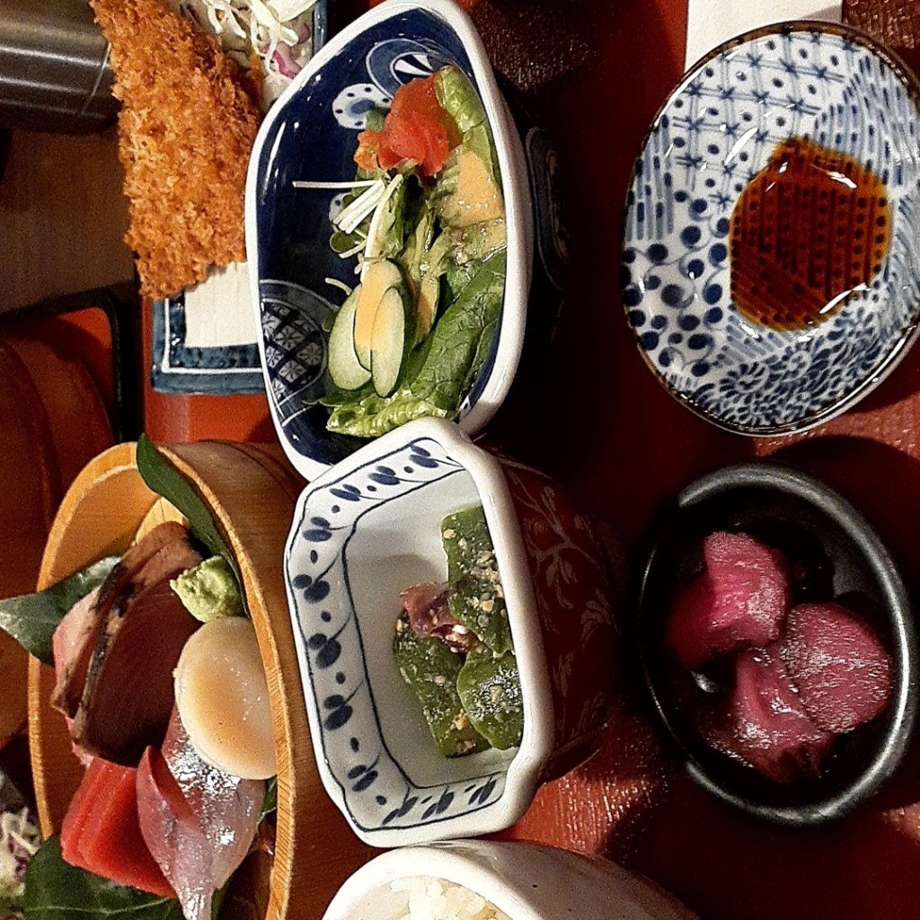 ユーザーが投稿した刺身5種盛定食の写真 - 実際訪問したユーザーが直接撮影して投稿した栄魚介 / 海鮮料理マルサ水産 伏見店の写真