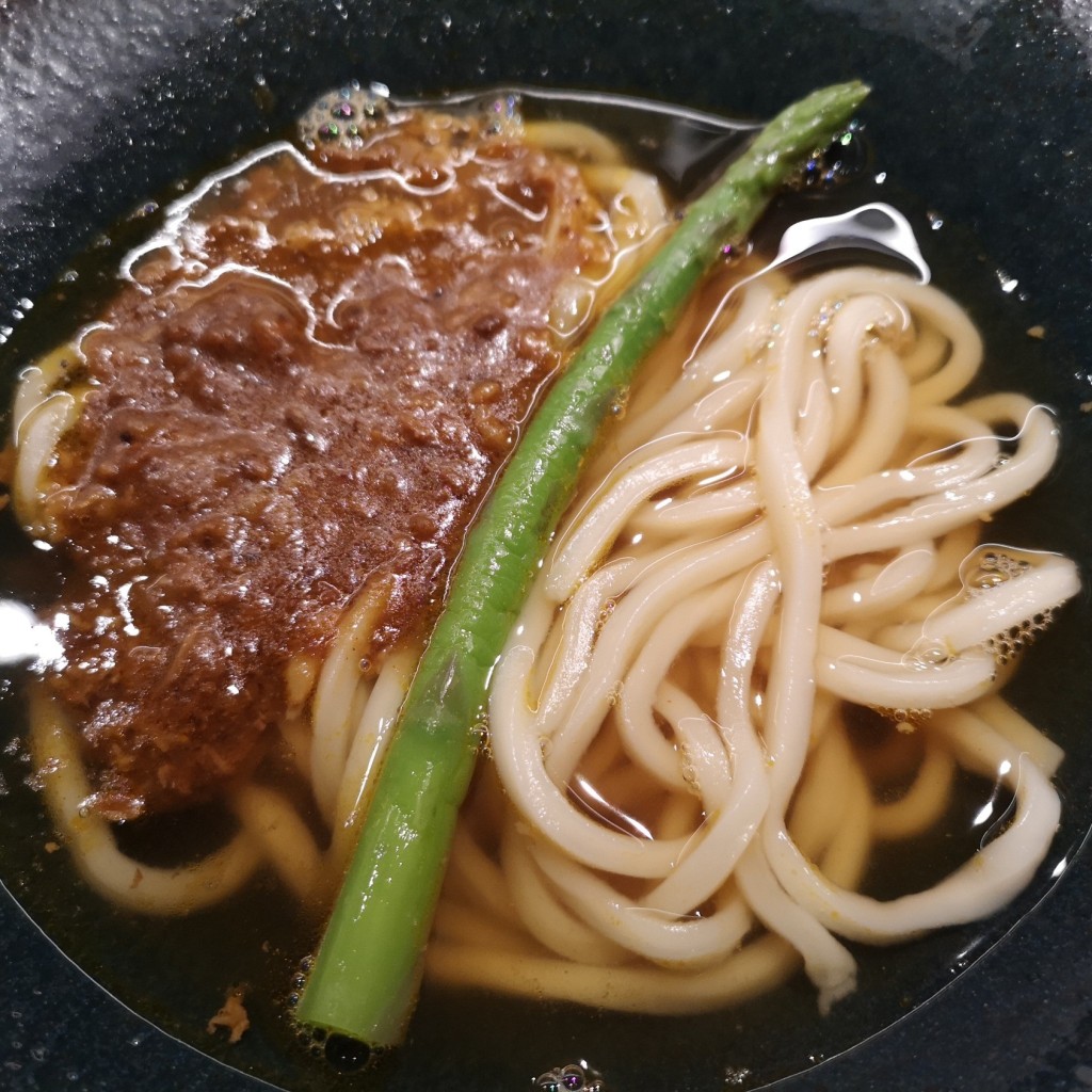 ユーザーが投稿した出汁カレーうどん 温出汁の写真 - 実際訪問したユーザーが直接撮影して投稿した大淀中うどん出汁家浪庵 梅田スカイビル店の写真