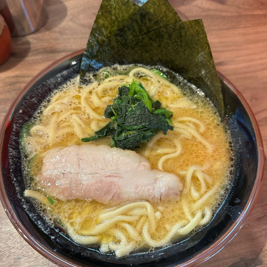 ユーザーが投稿した醤油豚骨ラーメンの写真 - 実際訪問したユーザーが直接撮影して投稿した朝日町ラーメン / つけ麺横浜家系ラーメン 柴田家の写真